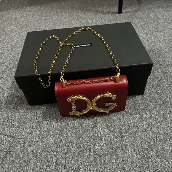 Dolce & Gabbana Red Crossbody Bag with Gold Chain - Picture 12 of 13